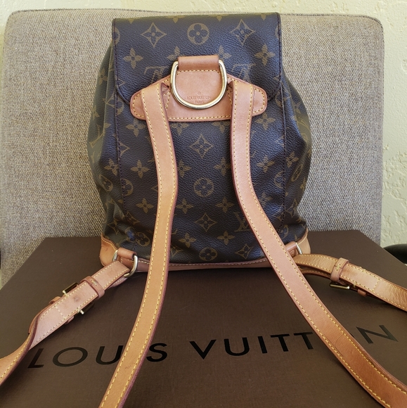 Authentic Louis Vuitton Monogram Montsauris MM backpack - Picture 2 of 8